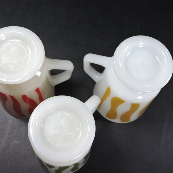 3 Vintage AH Fire King Milk Glass Coffee Mugs - Pedestal Base - Wavy Lines - Picture 9 of 16